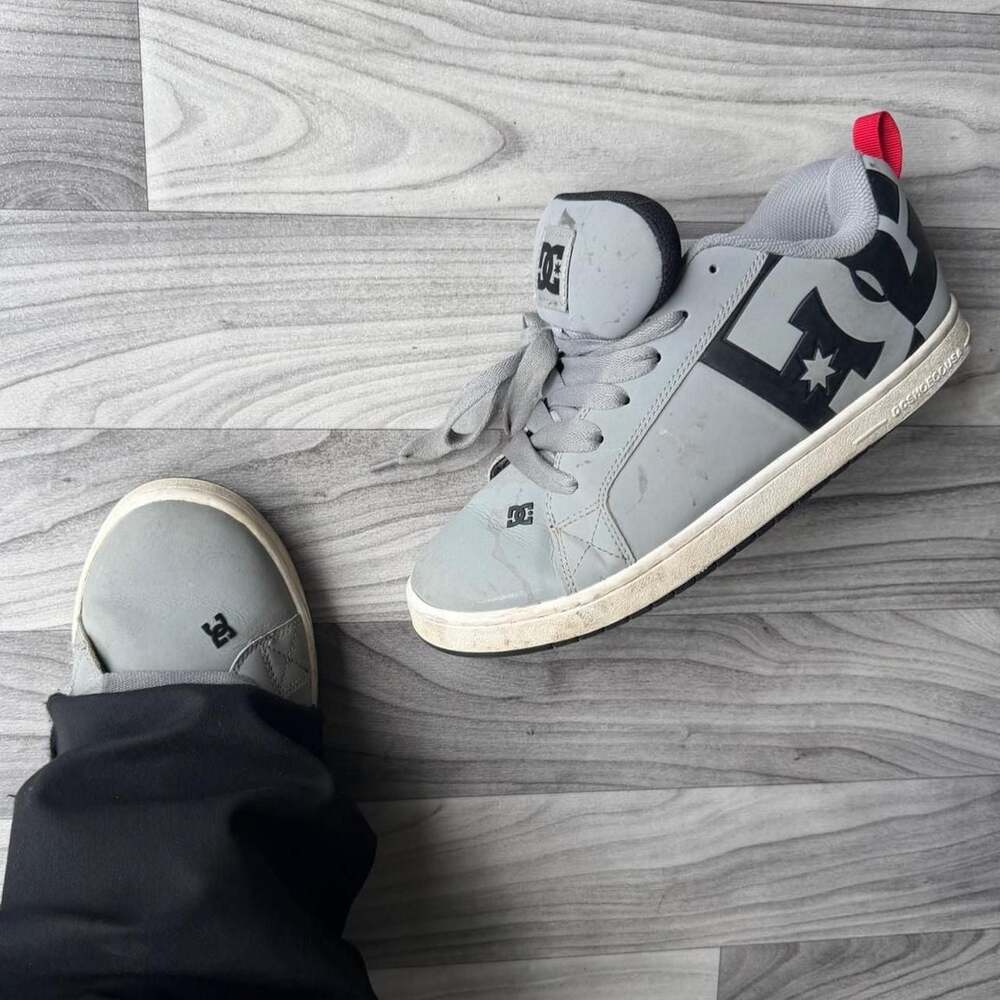 DC Shoes Court Graffik Men's Gray Chunky Skate Shoes